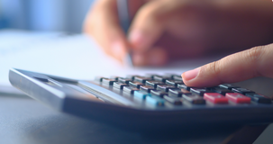 Bonus, flat tax e tagli non bastano: il Fisco pesa sugli stipendi e sull'occupazione