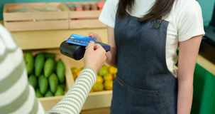 Collegamento tra POS e cassa: le istruzioni per attività ambulanti e a domicilio