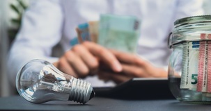 Bonus bollette per gli ISEE fino a 25.000 euro, a scegliere saranno i venditori