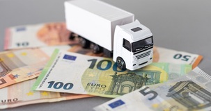 Bonus carburante per autotrasporto: pronte le istruzioni, chi può fare domanda