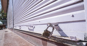 Cedolare secca estesa ai negozi per contrastare la desertificazione commerciale