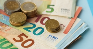 Limite contanti a 10.000 euro ma con tassa obbligatoria: cosa può cambiare dal 2026