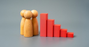Crisi demografica e occupazione: in 10 anni a rischio pensioni e assistenza