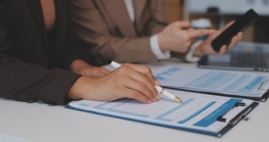 Stipendi in chiaro, segreto sulle vecchie buste paga: novità su annunci e selezioni