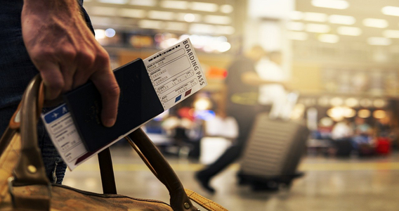 Green pass base per i viaggi in aereo dal 1° aprile, le linee guida per i trasporti