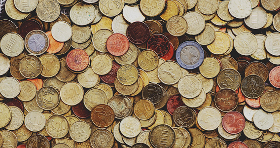 Nuovo bonus 200 euro, tagli a IVA e bollette: qual è la priorità del DL Aiuti bis? La parola a lettrici e lettori