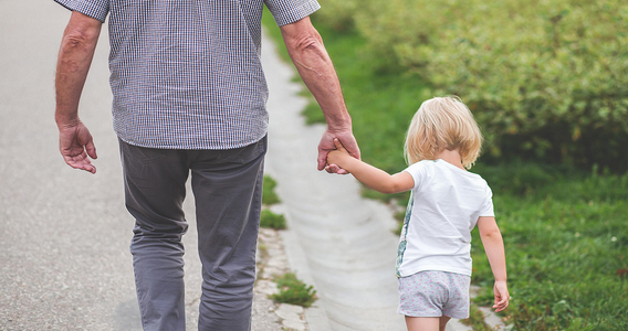 Congedo parentale 2022, come funziona con le nuove regole in vigore dal 13 agosto?