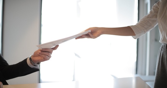 Lettera di assunzione: cos'è e cosa deve contenere, tutte le novità dopo il Decreto Trasparenza