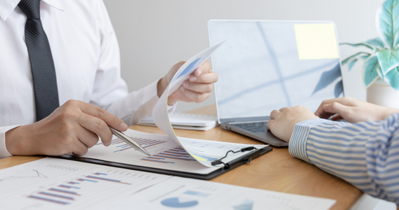 Non paga l'IRAP il consulente che presta la propria attività per una società di revisione