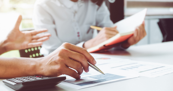Gli utili extra contabili delle piccole società di capitali si presumono distribuiti ai soci