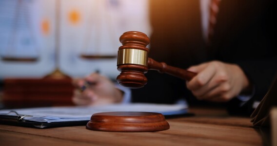 Niente presunzione sugli utili extra-contabili per il socio non operativo