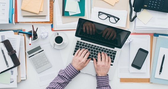 Regime forfettario, si può fatturare all'ex datore di lavoro?