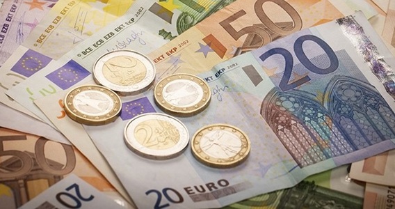 Detrazione spese sanitarie 2020, novità: pagamenti in contanti al SSN, bancomat ai privati