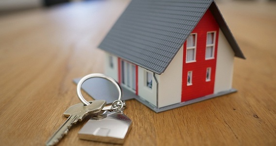 Agevolazione prima casa: l'inerzia colpevole del comune salva dalla decadenza dal beneficio