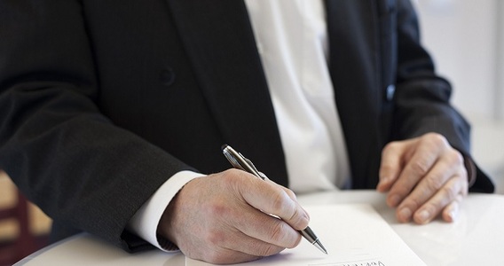 Sottoscrizione dell'avviso di accertamento: la delega è valida anche senza il nome del delegato