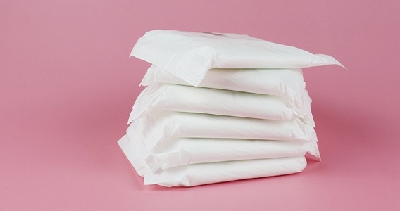 Iva assorbenti al 10 per cento: la Legge di Bilancio 2022 taglia la tampon tax, ma potrebbe fare di più