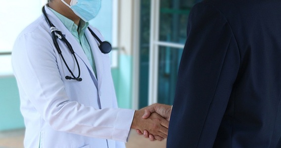 Fattura elettronica 2022, verso la proroga delle regole per i medici: divieto per le prestazioni sanitarie