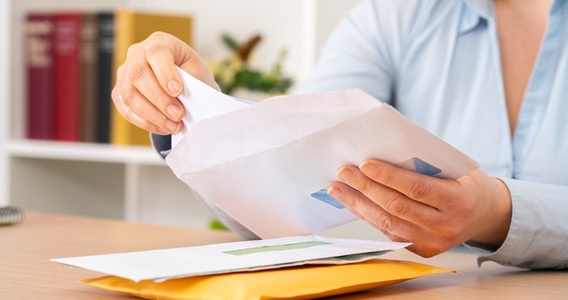 Colf e badanti, CU 2026 obbligatoria ma con scadenza mobile