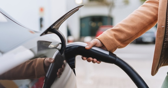 Incentivi auto elettriche 2025: quali sono i Comuni ammessi al bonus?