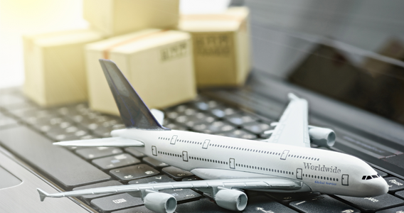 Tassa sui pacchi extra UE già dal 2026: l'obiettivo di Giorgetti