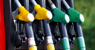 Buoni benzina 2023, novità nel DL Carburanti: esclusa l'esenzione contributiva