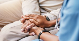 Bonus badanti 2024: come funziona il nuovo esonero contributivo per l'assistenza ad anziani 